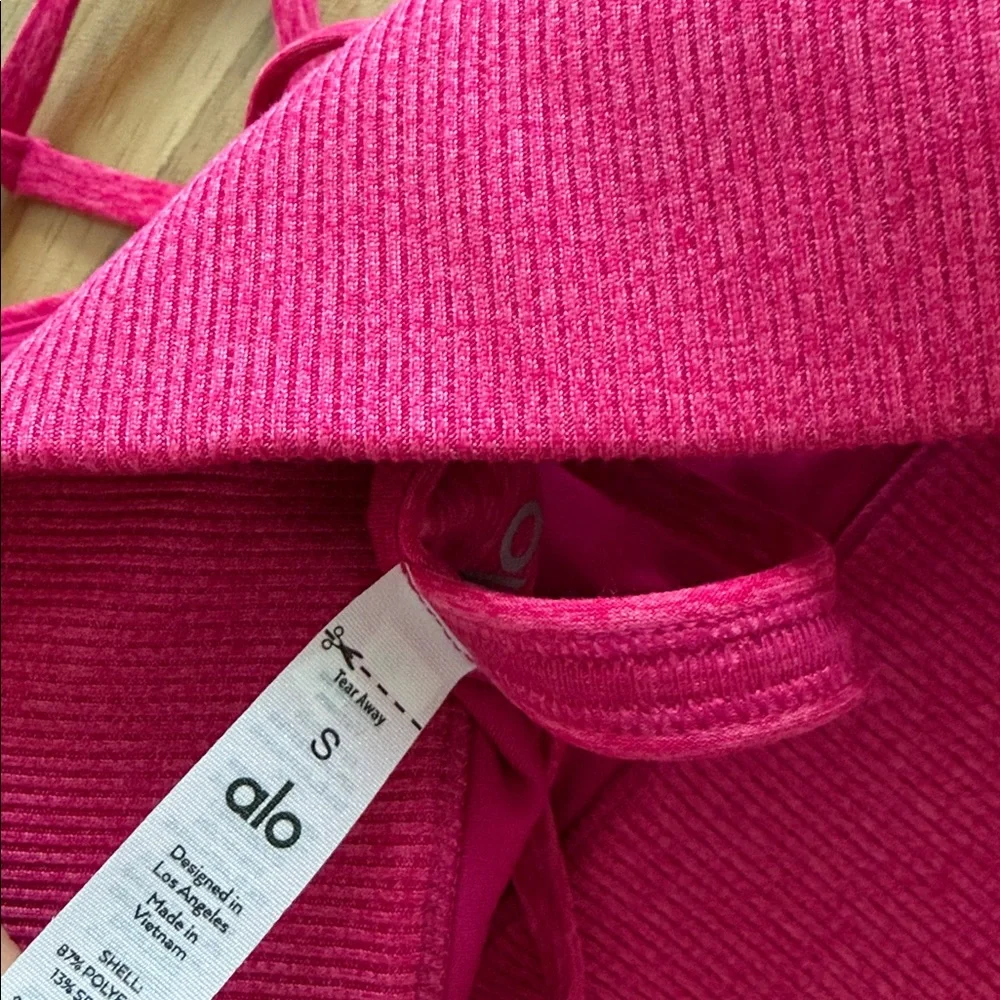 Alo Yoga - Small Sports Bra